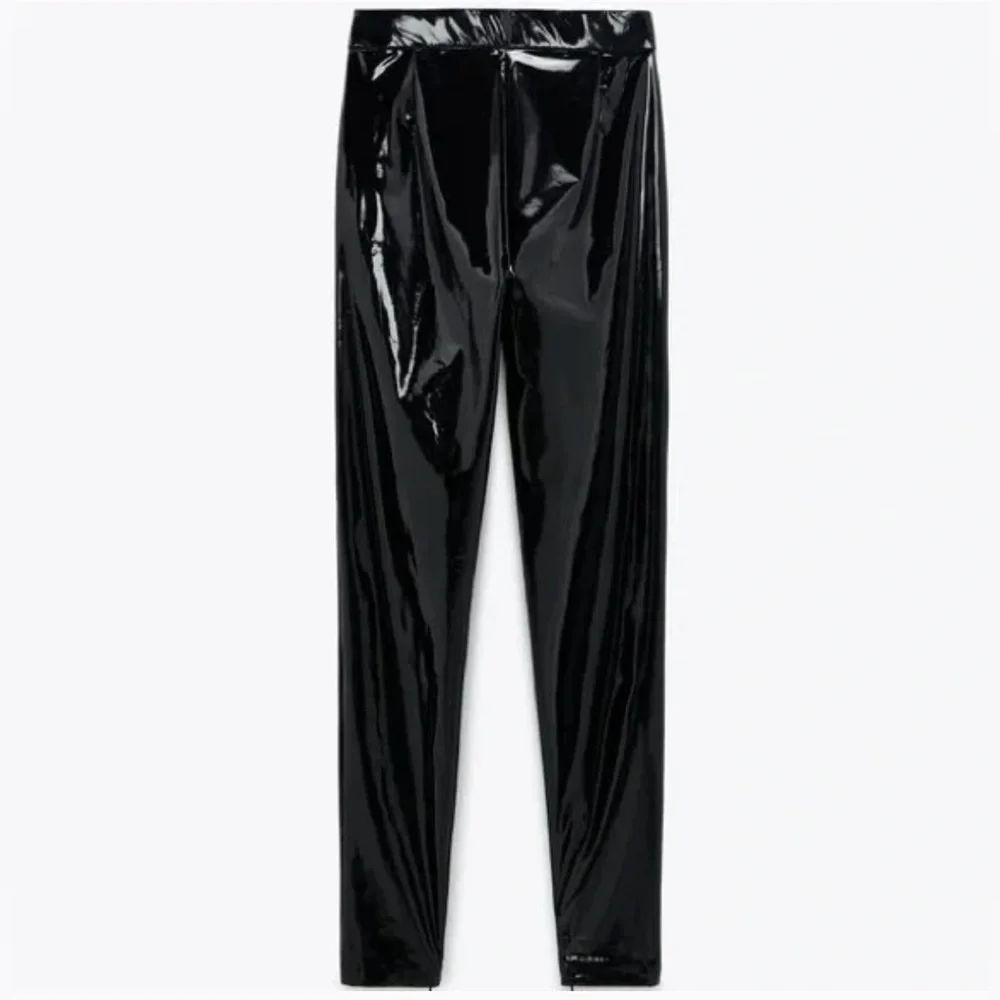 Zara Vinyl Leggings in Blk. Sz. M - Picture 2 of 4